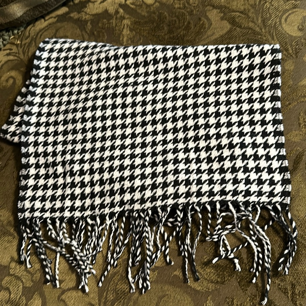 Black & White Scarf